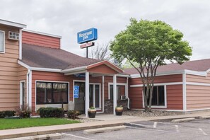 Exterior - Rodeway Inn Red Wing (Red Wing)
