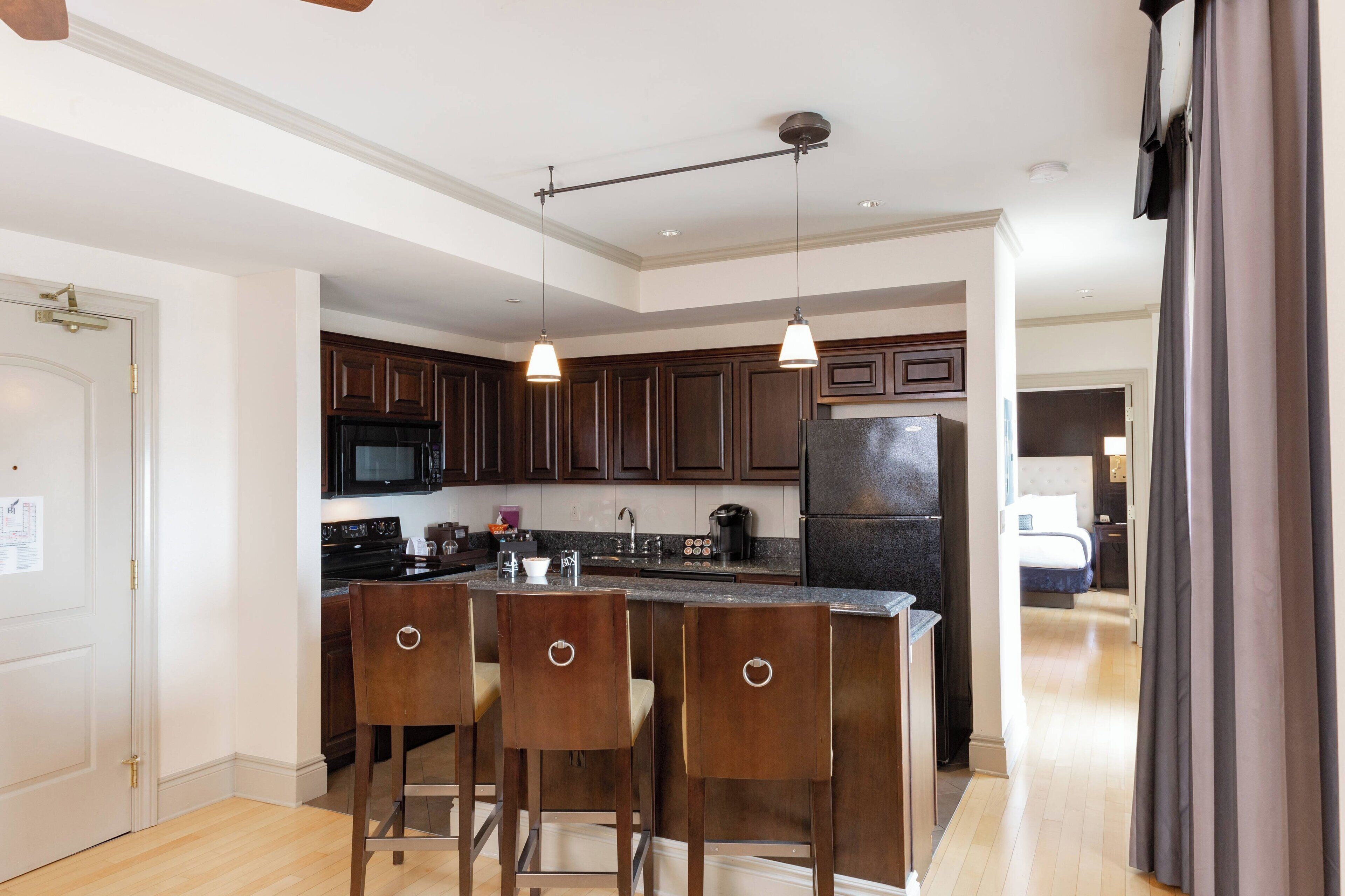 fridge, microwave, coffee/tea maker