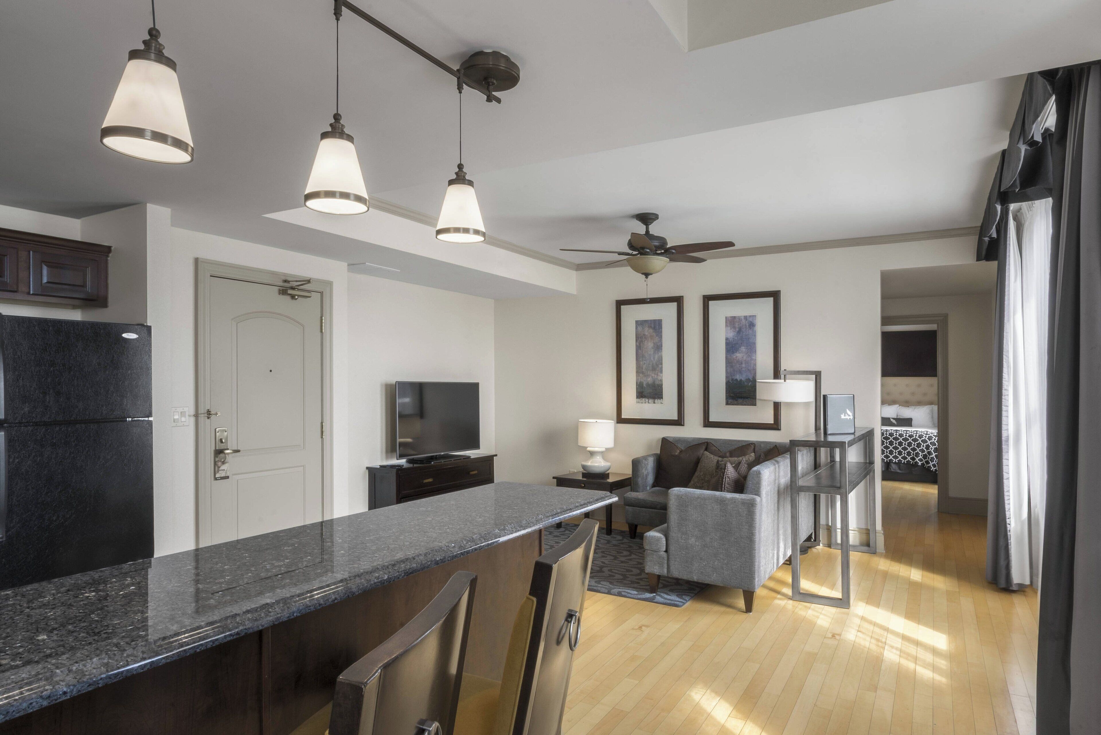 1 bedroom, premium bedding, pillow-top beds, minibar