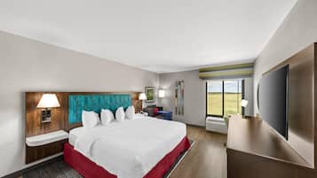 Room, 1 King Bed, Accessible, Non Smoking | In-room safe, soundproofing, iron/ironing board, free cribs/infant beds