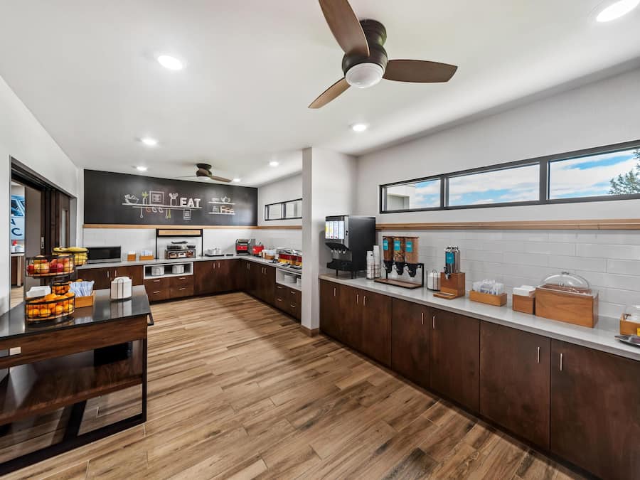 Free daily buffet breakfast