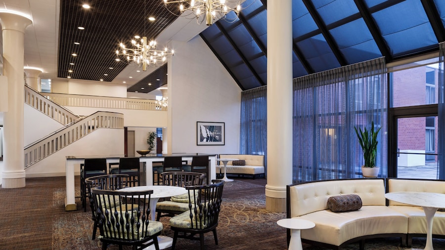 Holiday Inn Washington-Dulles International Airport by IHG