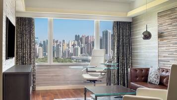 Executive Suite, 1 King Bed (Prk Ln, Exec lounge acc, Panoramic vw)