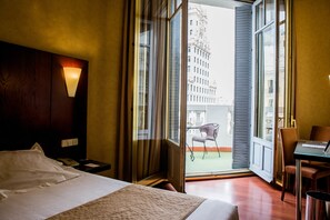 Double Room (Plus) | Bathroom | Hair dryer - Hotel Arosa (Madrid)