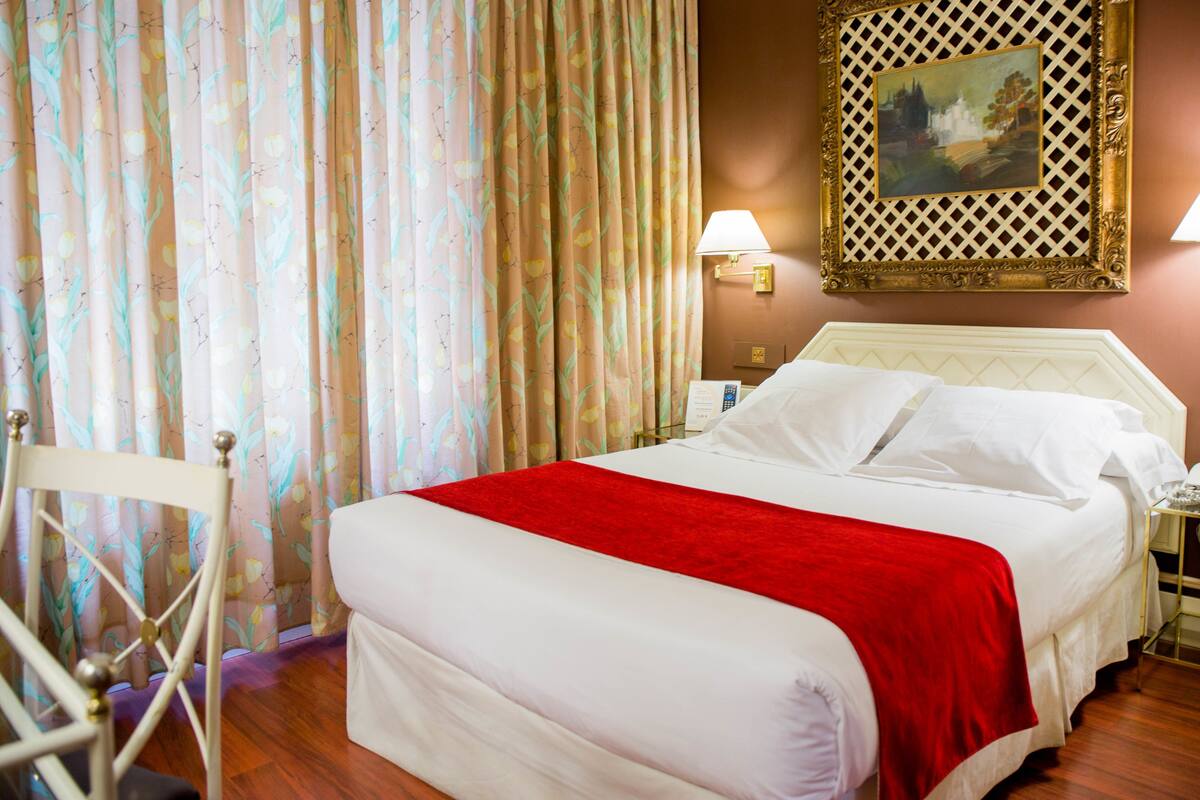 Minibar, in-room safe, iron/ironing board, cribs/infant beds