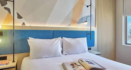 ibis Perth