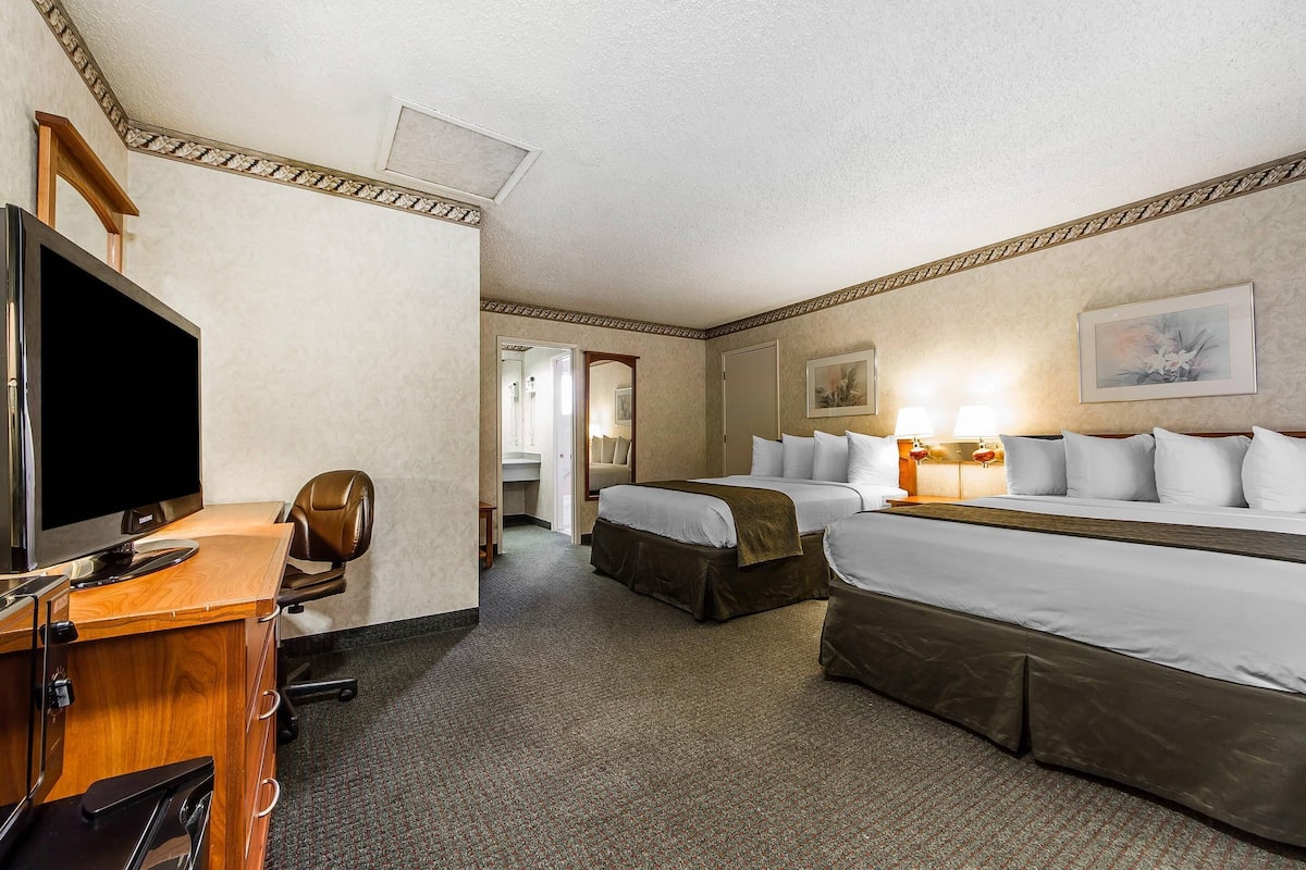 Standard Double Room, 2 Double Beds | In-room safe, desk, laptop workspace, blackout drapes