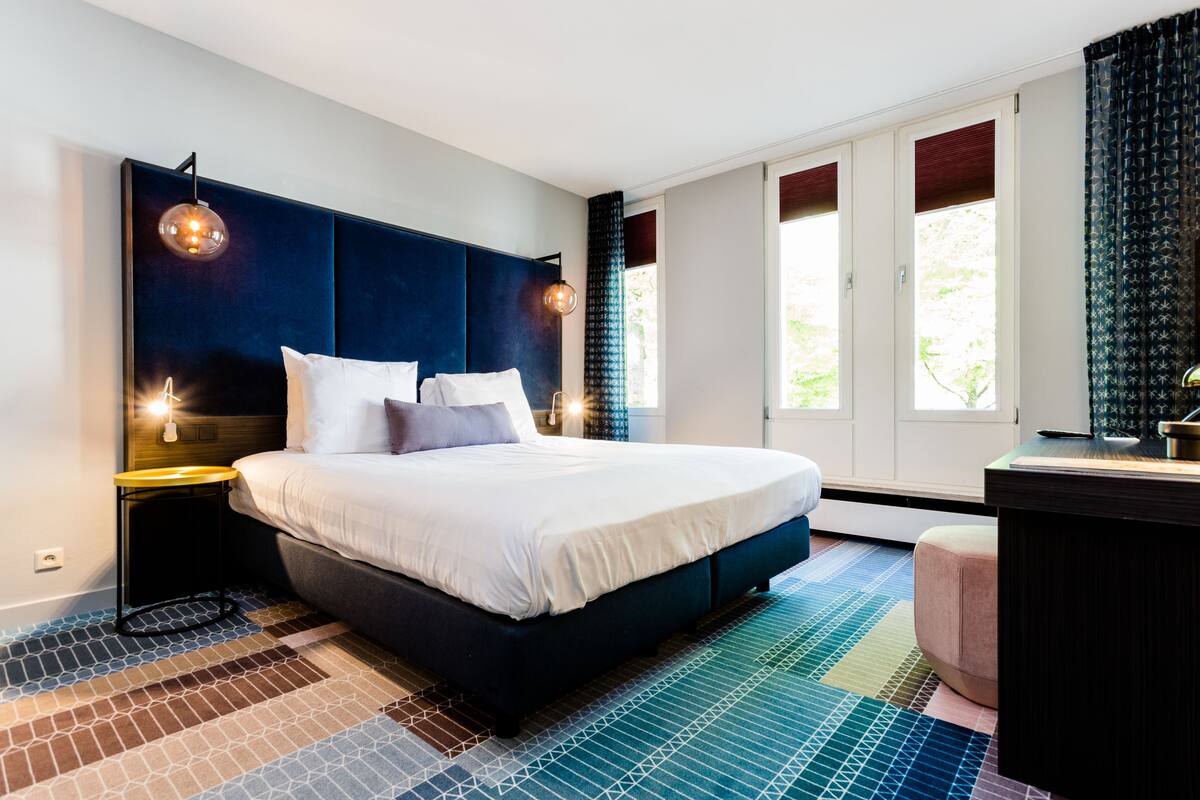 premium room | 1 bedroom, minibar, in-room safe, desk