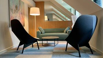 Minibar, coffres-forts dans les chambres, bureau, chambres insonorisées