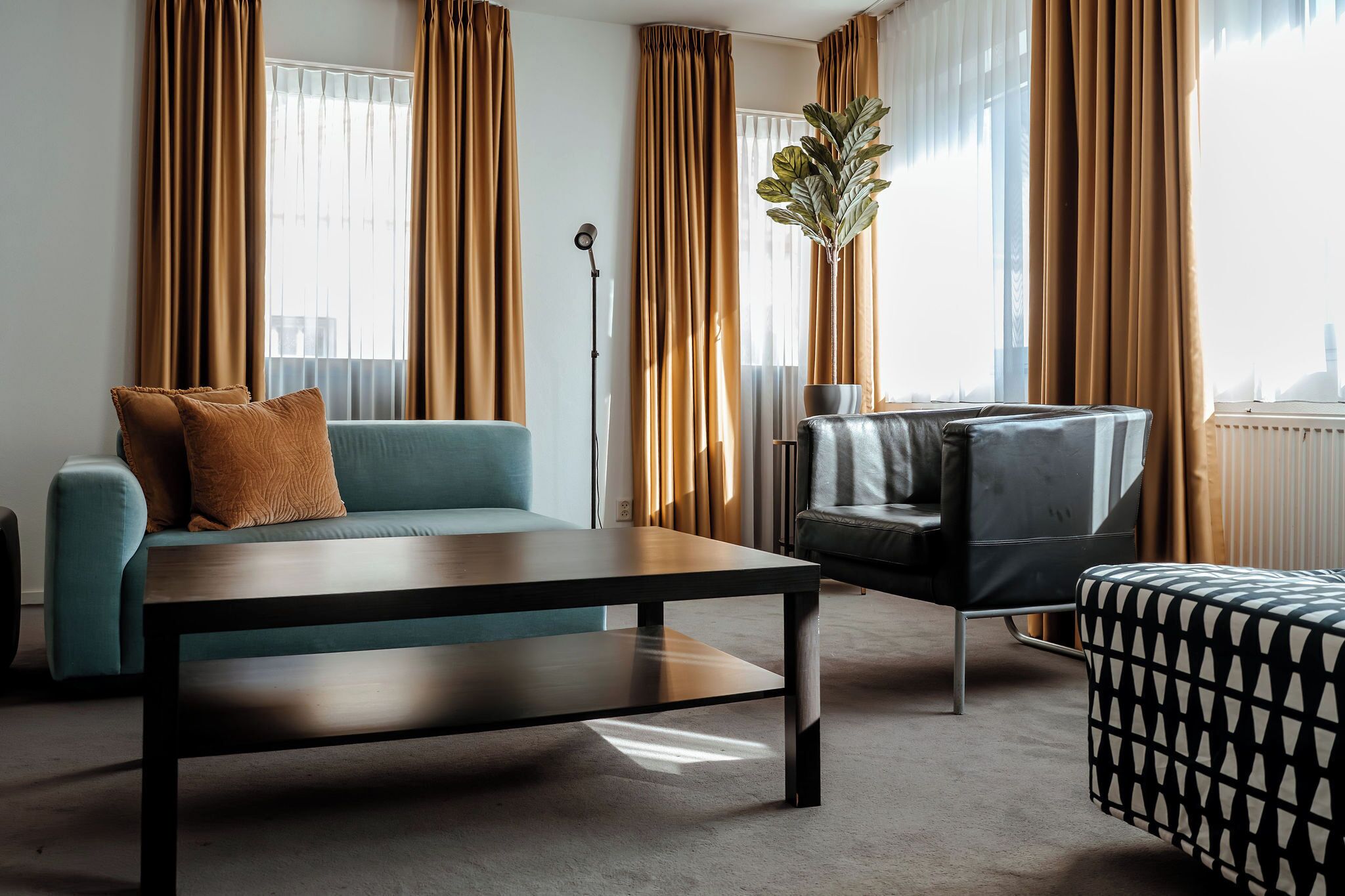 City Apartment | Minibar, in-room safe, desk, soundproofing