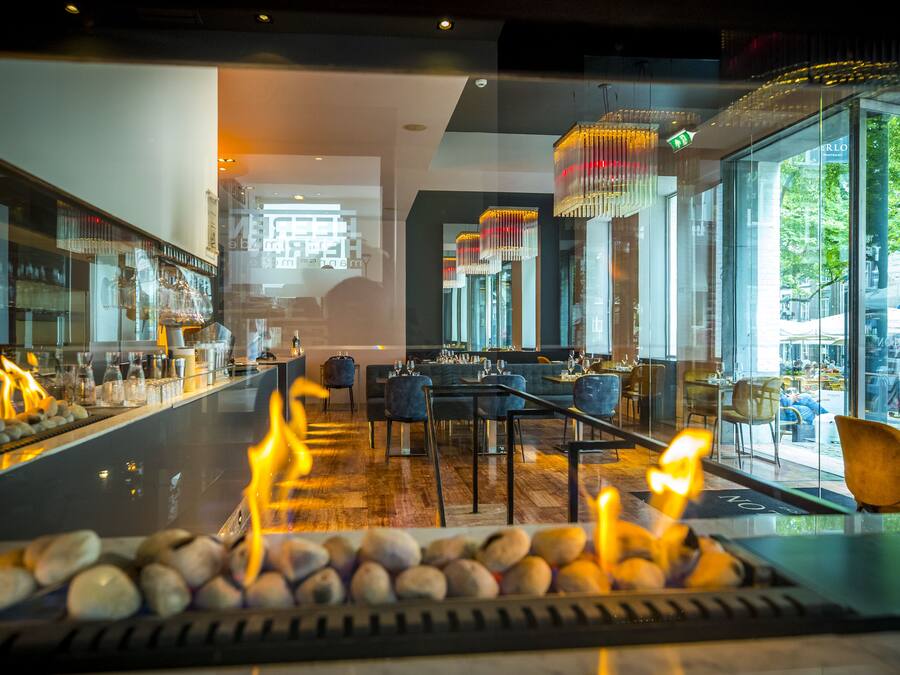 Breakfast, lunch, dinner served; French cuisine