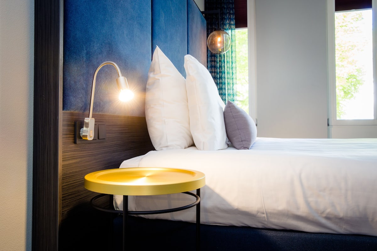 premium room | 1 bedroom, minibar, in-room safe, desk