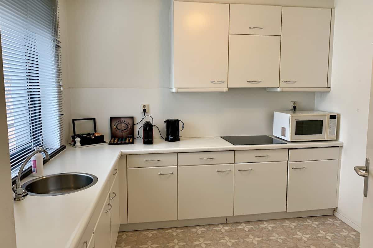 city apartment 2 | private kitchen | fridge, espresso maker