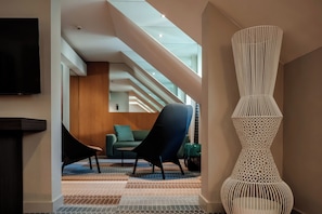Derlon Suite | Minibar, in-room safe, desk, soundproofing