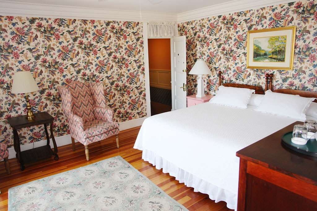 Room, 1 King Bed (Ocean) | Room amenity