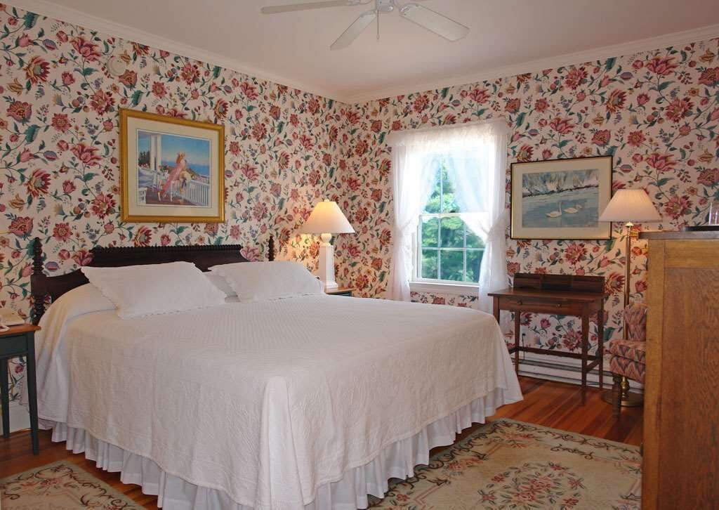 Egyptian cotton sheets, premium bedding, in-room safe