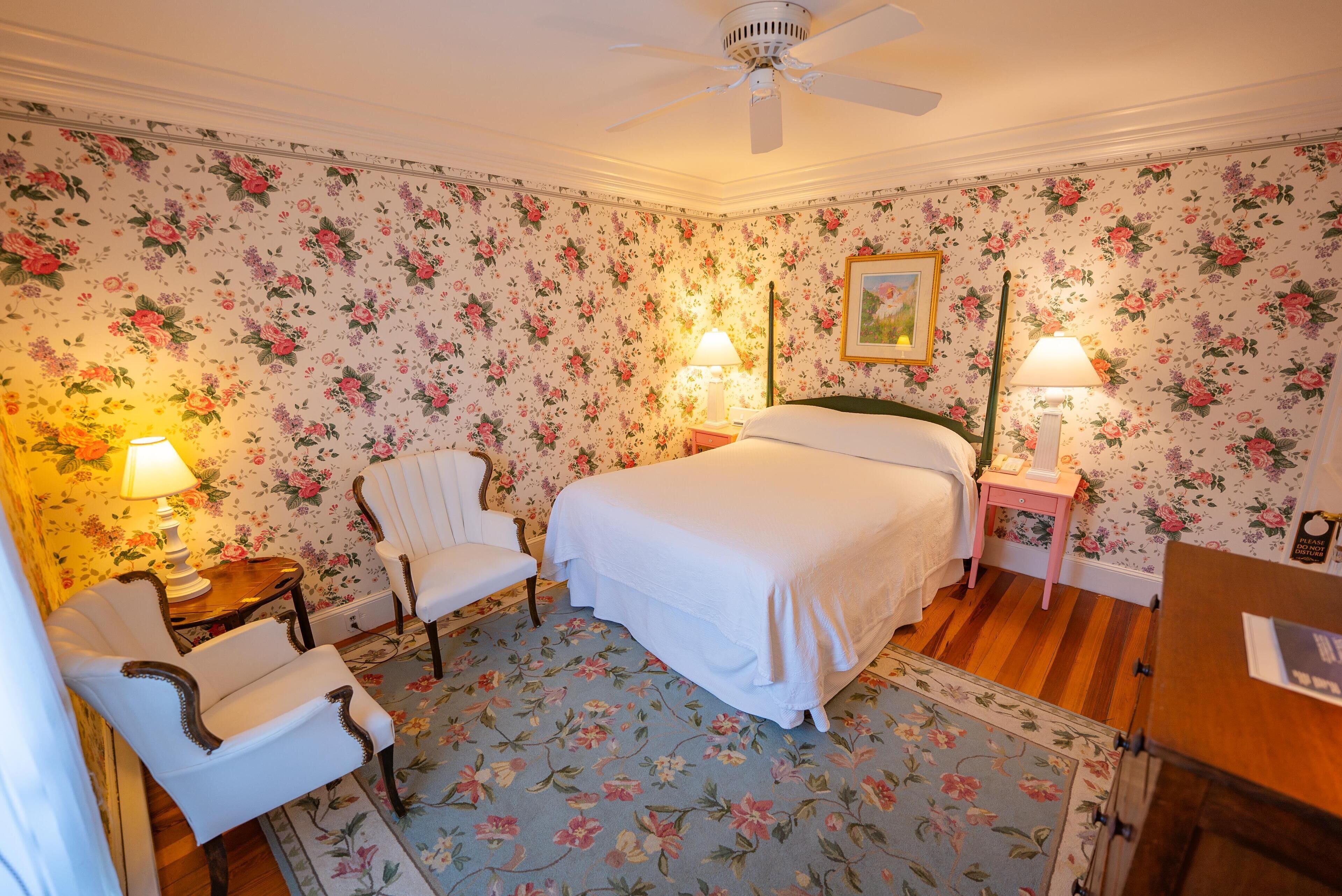 Egyptian cotton sheets, premium bedding, in-room safe