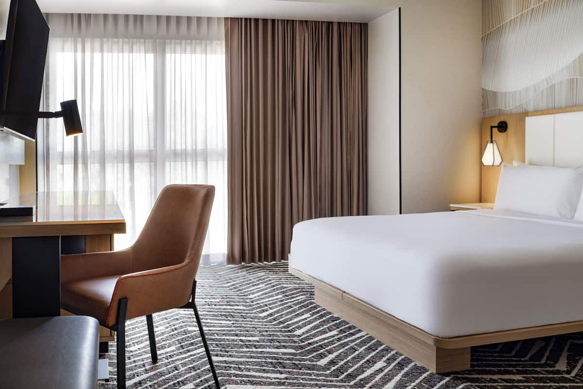 1 soverom, sengetøy av topp kvalitet, dundyner og skrivebord