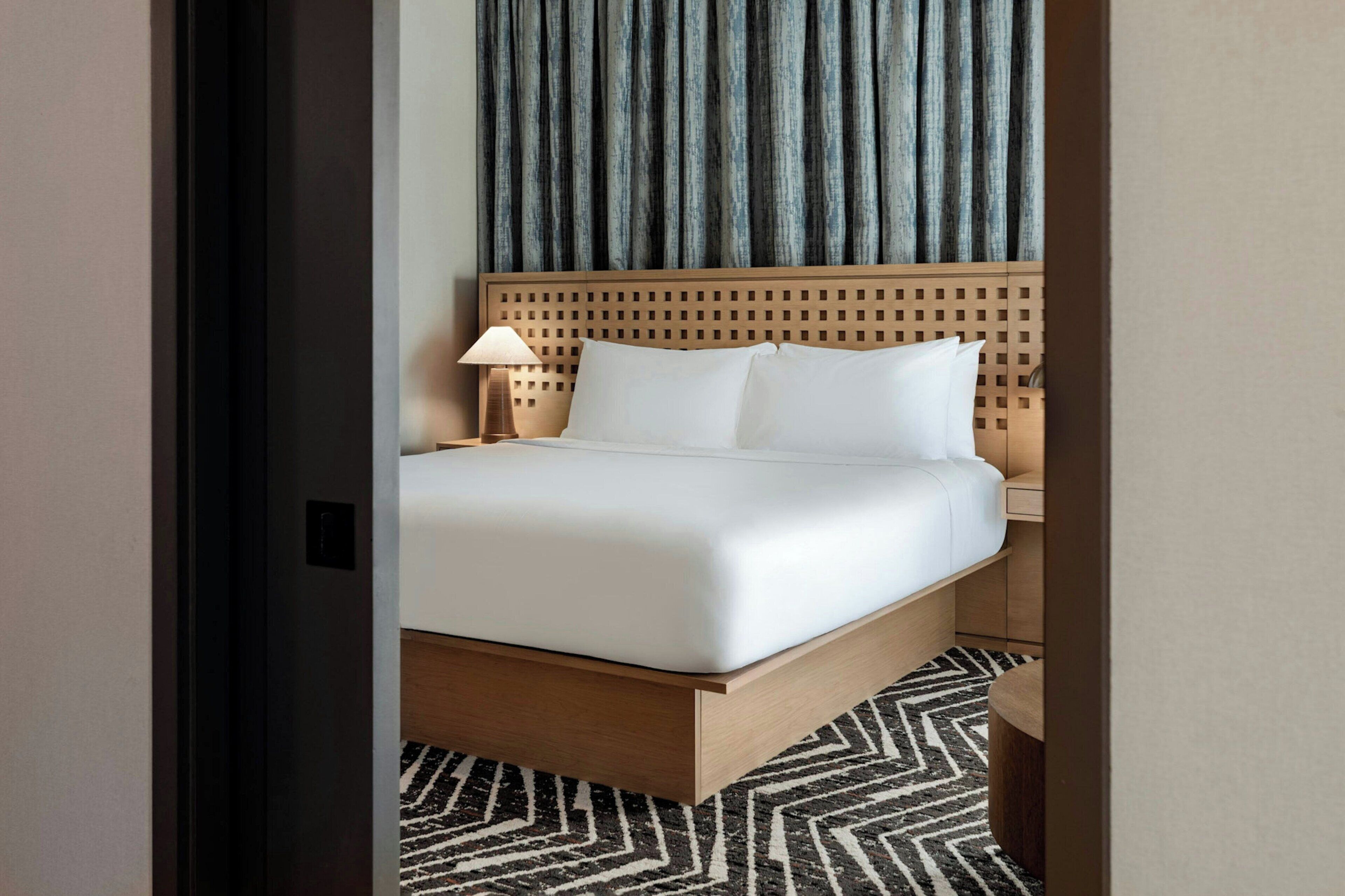 Juniorsvit - 1 dubbelsäng - balkong | 1 sovrum, sängtillbehör av högsta kvalitet, duntäcken och skrivbord