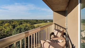 Suíte, 1 quarto | 1 quarto, roupas de cama premium, edredons de pluma, escrivaninha