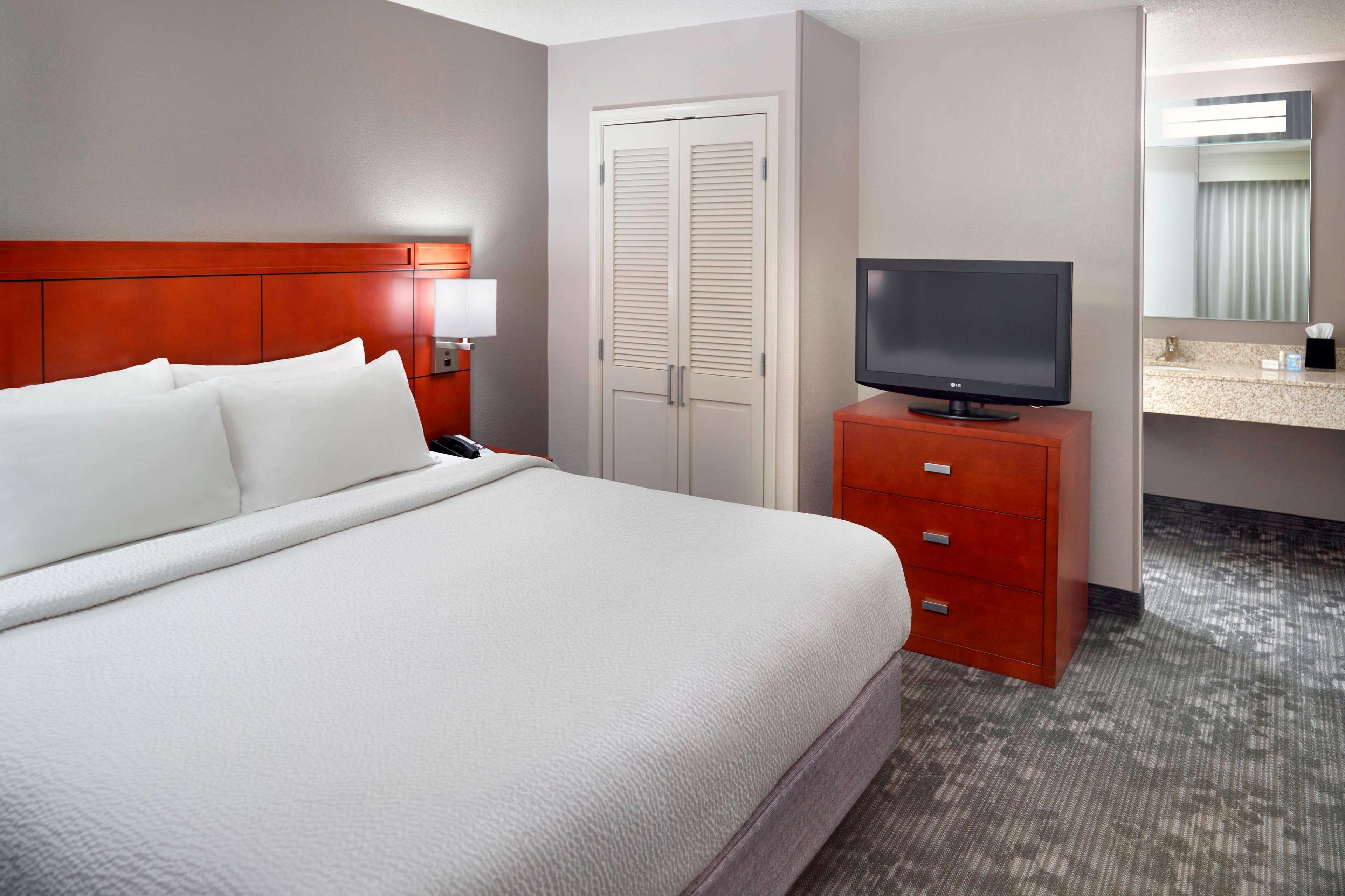 Photo - Sonesta Select Atlanta Airport North