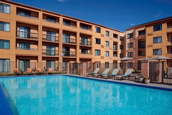 Alberca al aire libre por temporada 