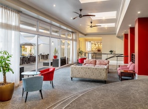 Bar (on property) - Southern Sun The Marine (Gqeberha (Port Elizabeth))