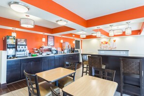 Dining - Econo Lodge White Pine Morristown I-81 & I-40 Split (White Pine)