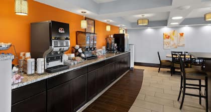 Econo Lodge White Pine Morristown I-81 & I-40 Split