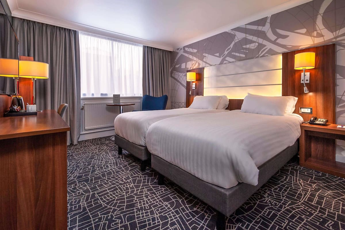 Coffres-forts dans les chambres, bureau