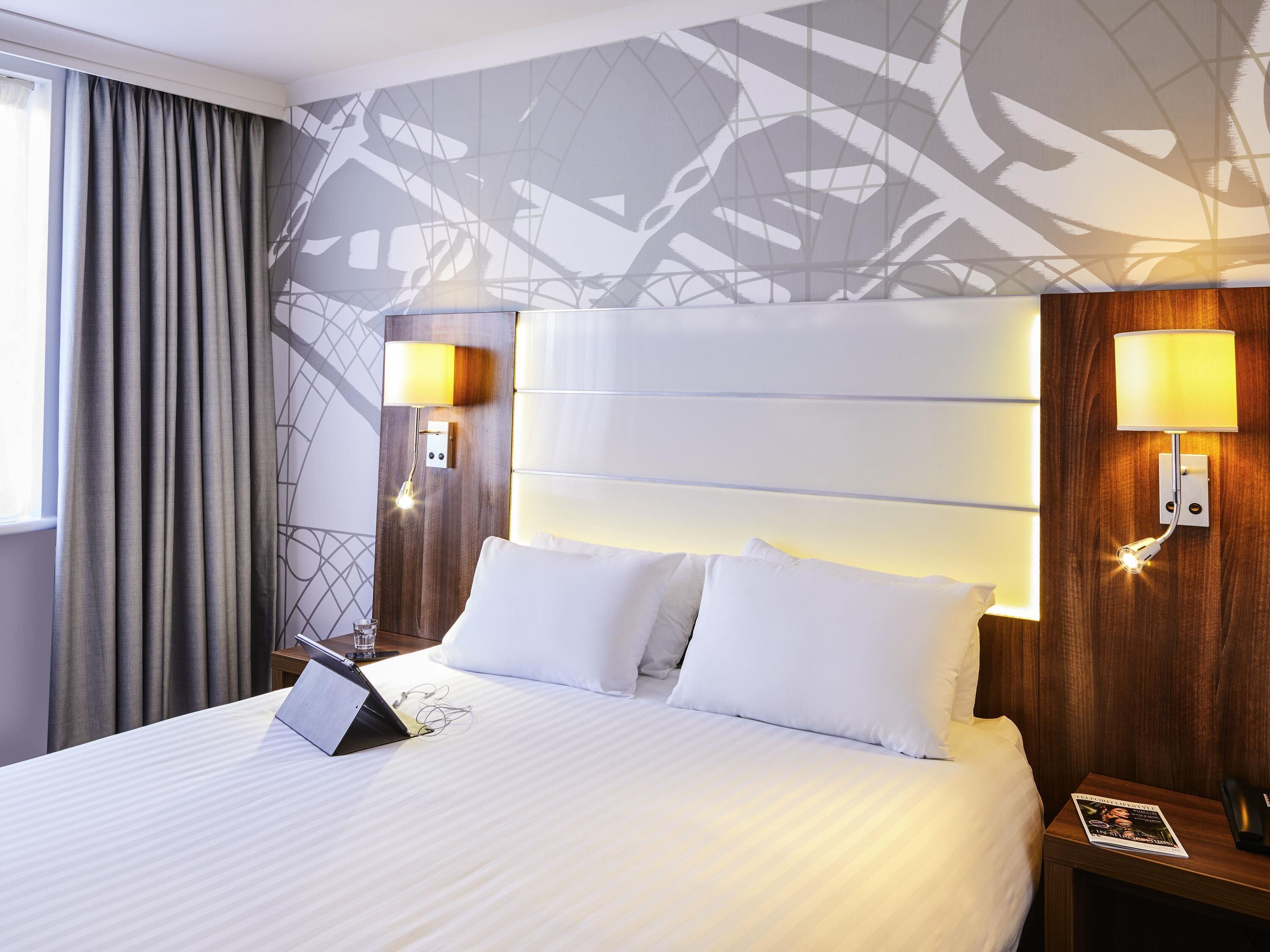 Privilege, Chambre Premium, 1 très grand lit | Coffres-forts dans les chambres, bureau