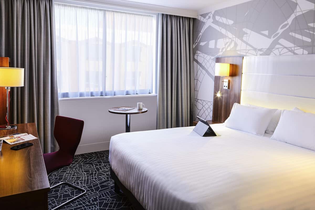 In-room safe, desk, laptop workspace, iron/ironing board