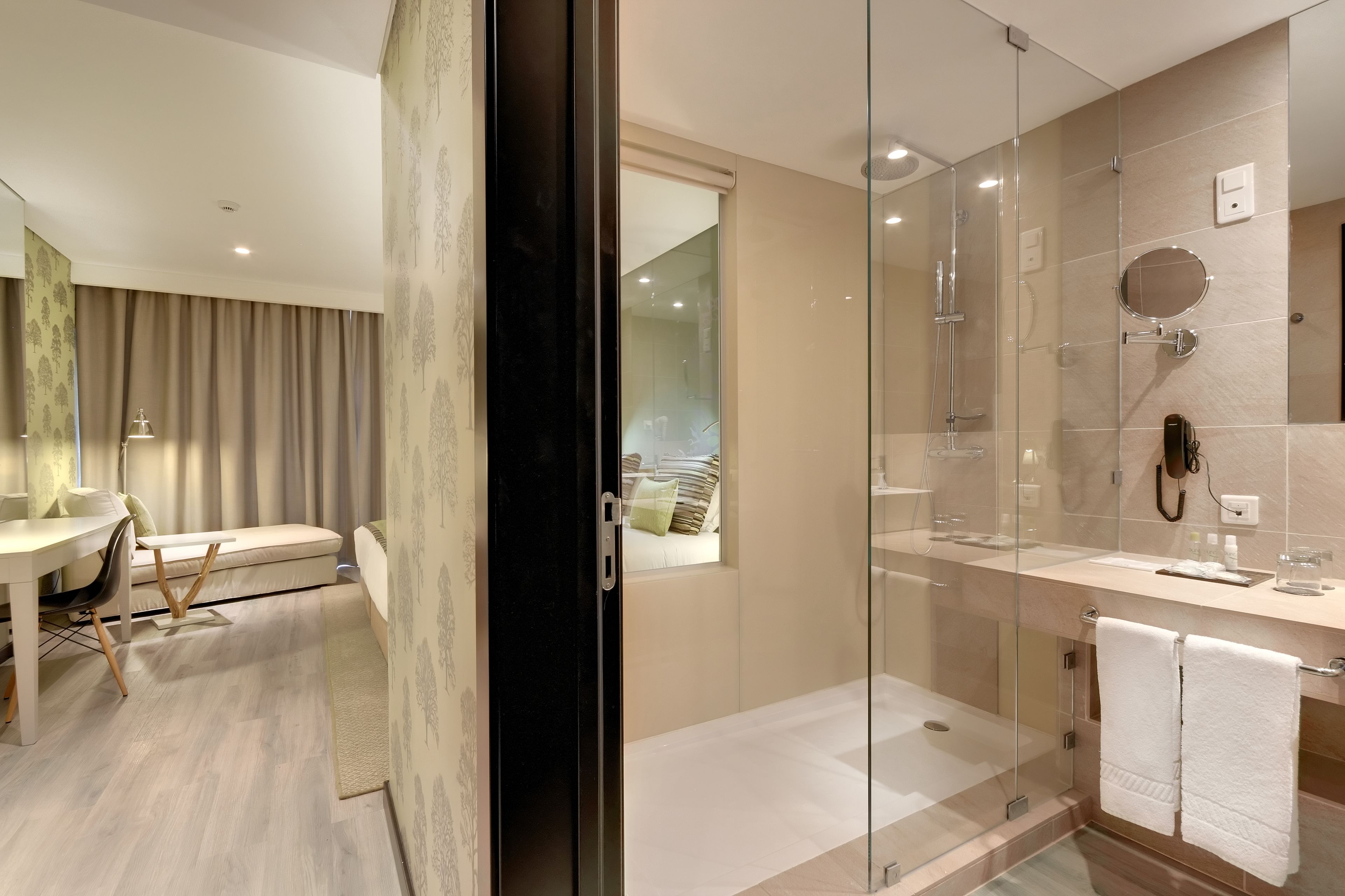 superior twin room | 1 bedroom, minibar, desk, blackout curtains