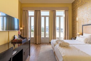 特級雙床房 | 迷你吧、書桌、遮光窗簾/窗簾、隔音