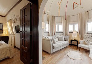 1 bedroom, minibar, desk, blackout drapes