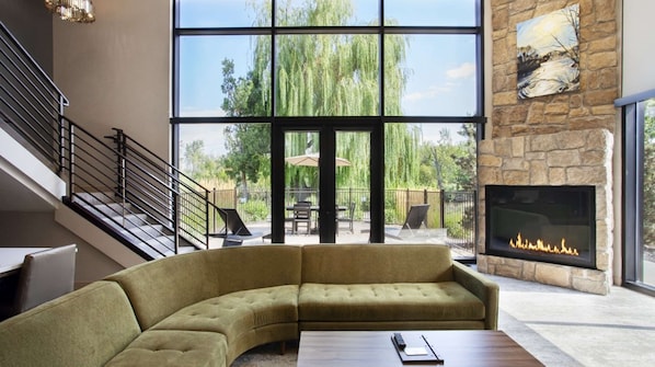 Suite, 1 King Bed, Patio, River View (Presidential)