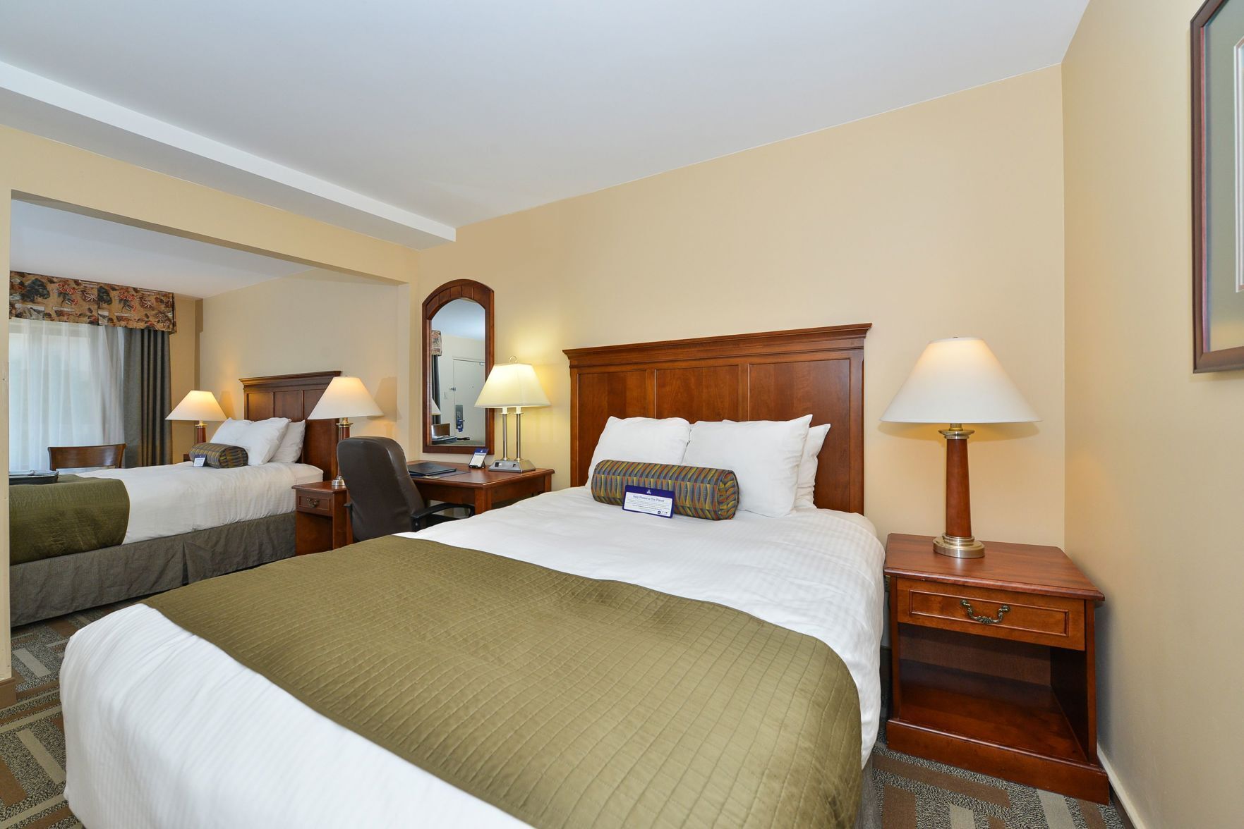 Desk, laptop workspace, iron/ironing board, rollaway beds