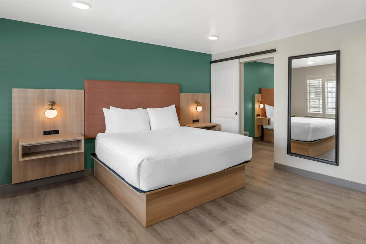 Standard Room, 2 Queen Beds, Non Smoking, Refrigerator