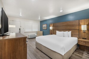 Habitación estándar, 1 cama de matrimonio grande, no fumadores, frigorífico | 1 dormitorio, escritorio, espacio para trabajar con un portátil