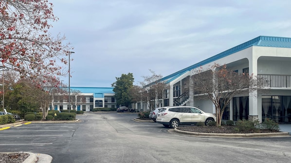 Exterior - Studio 6 Suites Jacksonville, NC (Jacksonville)