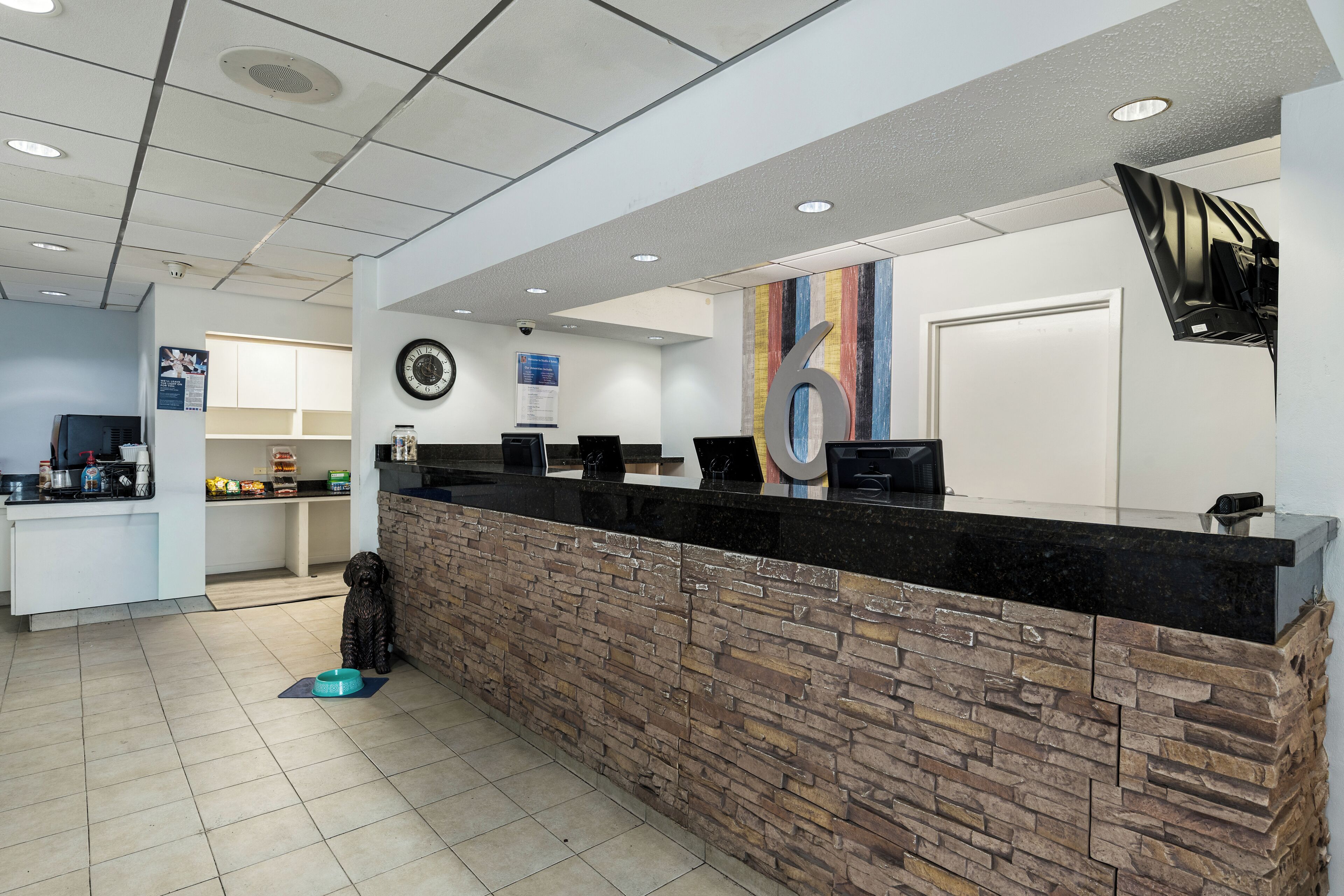Concierge desk