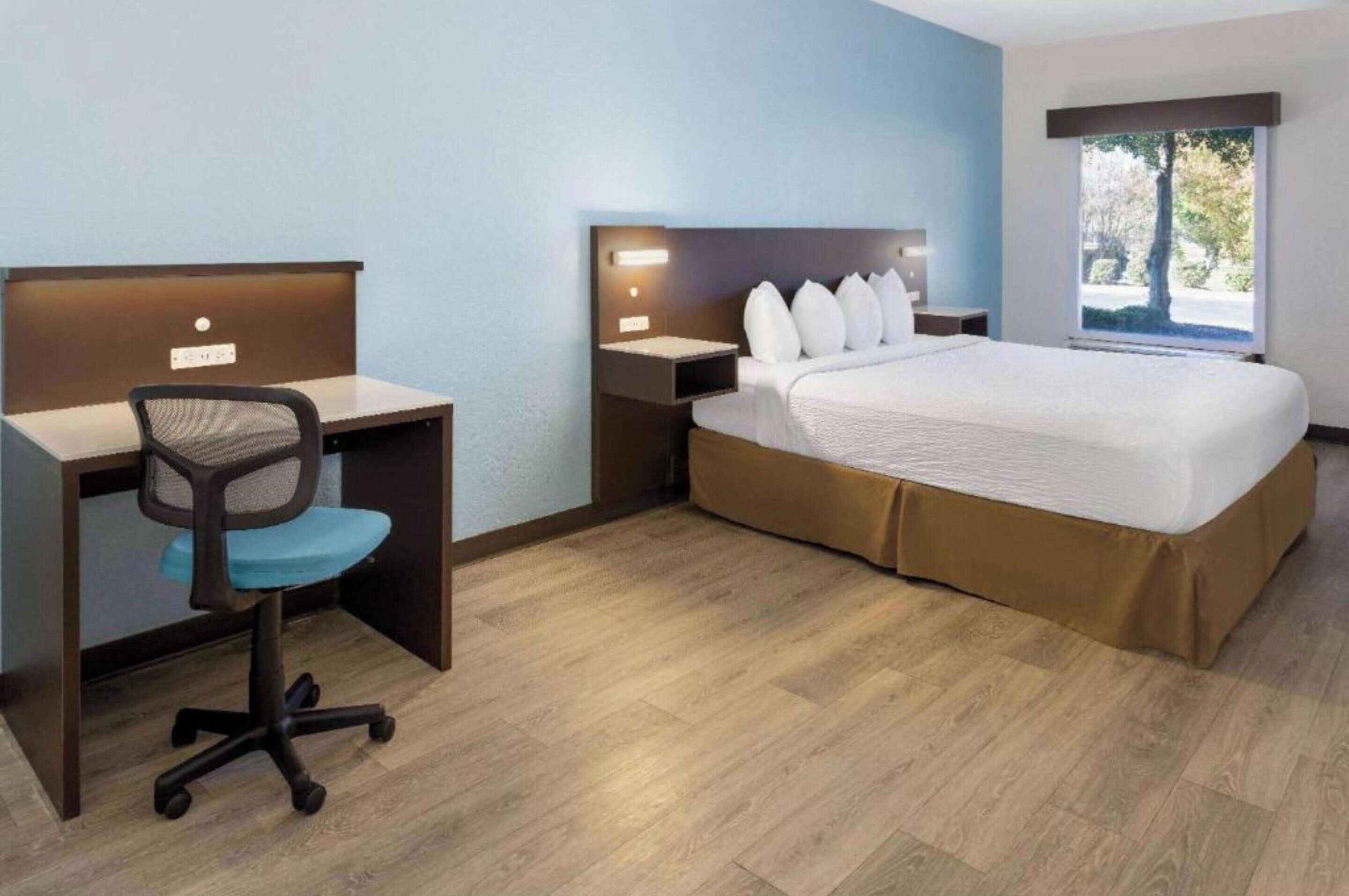 Individually furnished, desk, iron/ironing board, free WiFi