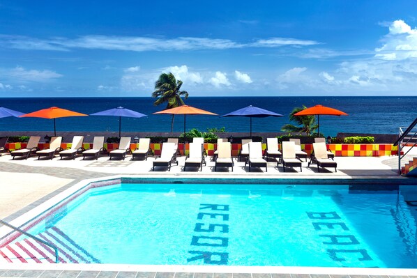 2 outdoor pools