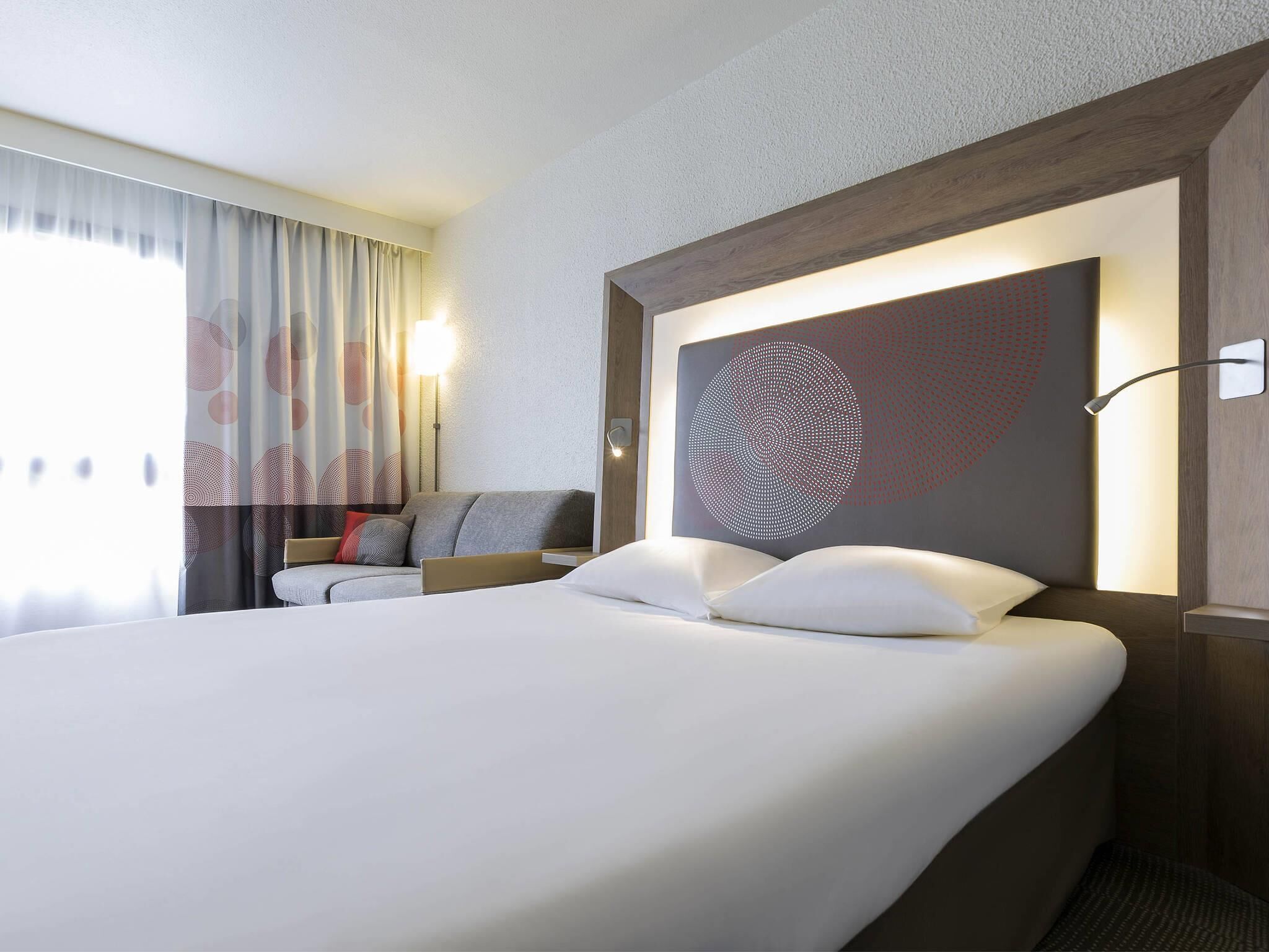 premium bedding, in-room safe, desk, blackout curtains