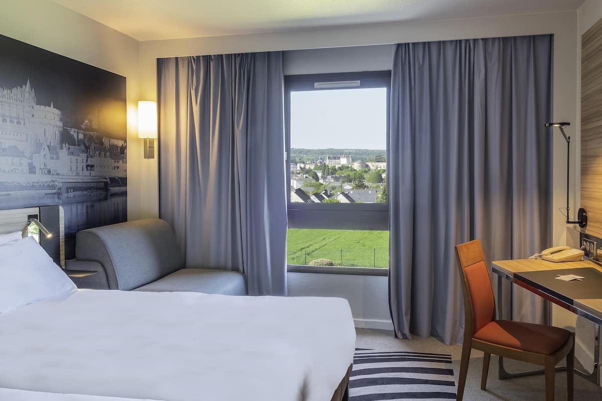 standard room, multiple beds (2 single beds and 1 single sofa-bed) | premium bedding, in-room safe, desk, blackout curtains