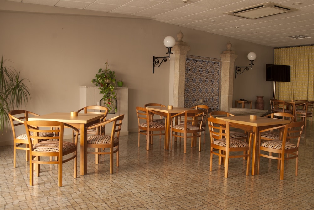 Hotel Rainha D. Amélia, Arts & Leisure by null