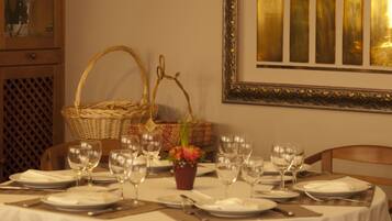 Daily continental breakfast (EUR 5 per person)