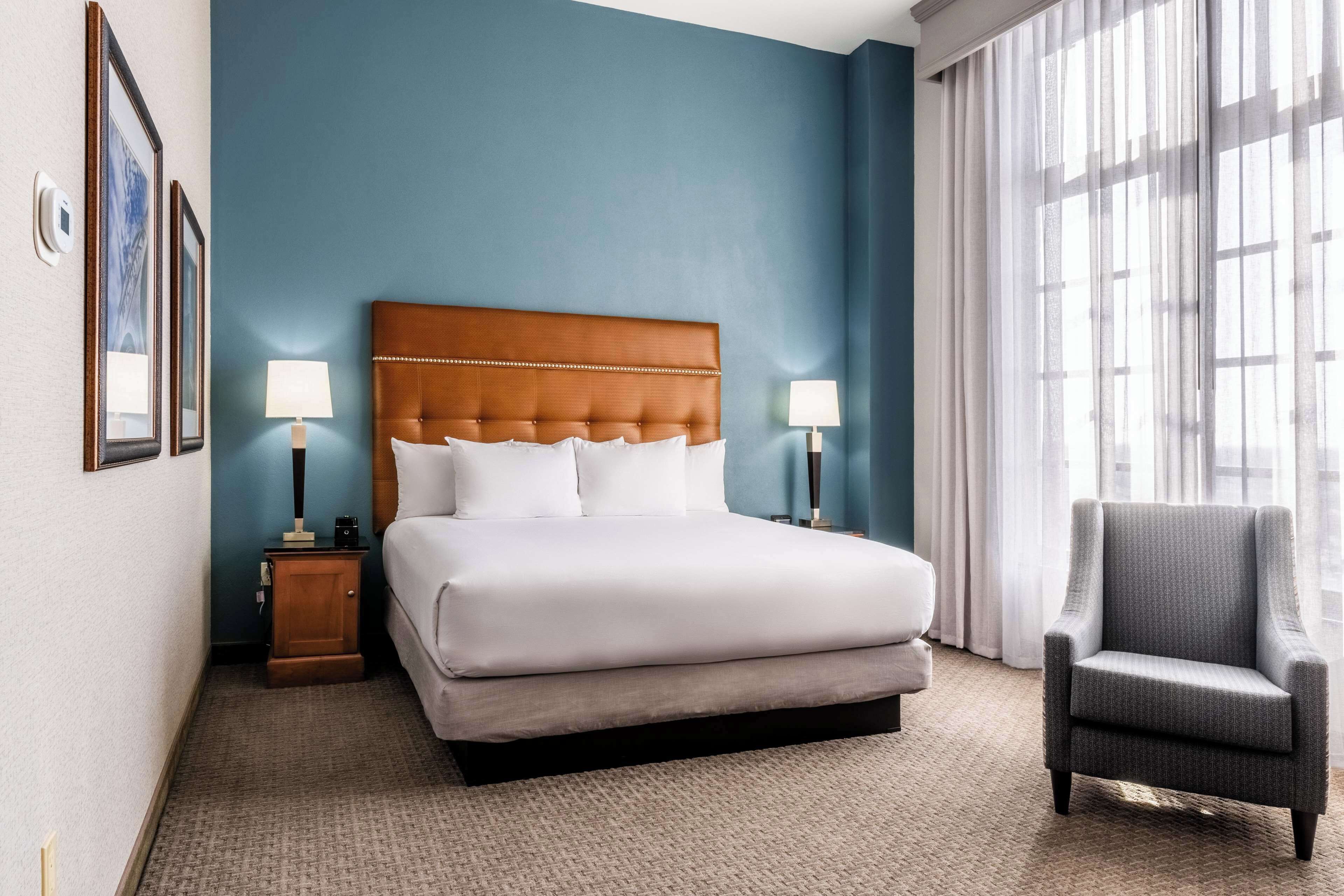 Drury Plaza Hotel Broadview Wichita