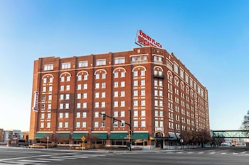 Drury Plaza Hotel Broadview - Wichita