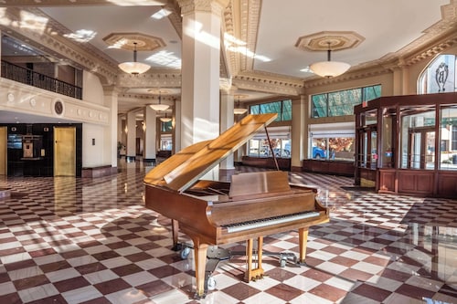 Drury Plaza Hotel Broadview - Wichita